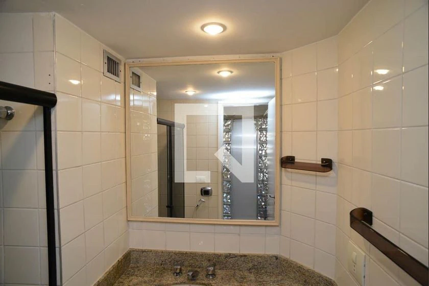 82 m² rental apartment with 2 bedrooms and enclosed balcony — photo 9