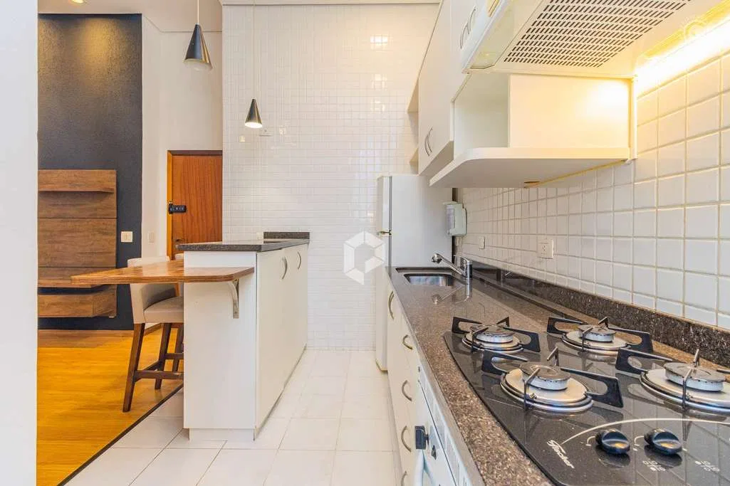 Furnished apartment, 65 m², with floor-to-ceiling windows — photo 3