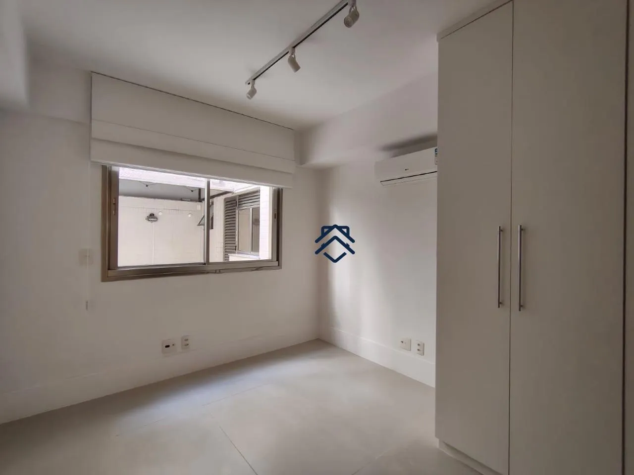 Private BBQ in a 4-bedroom apartment, 193 m² — photo 11