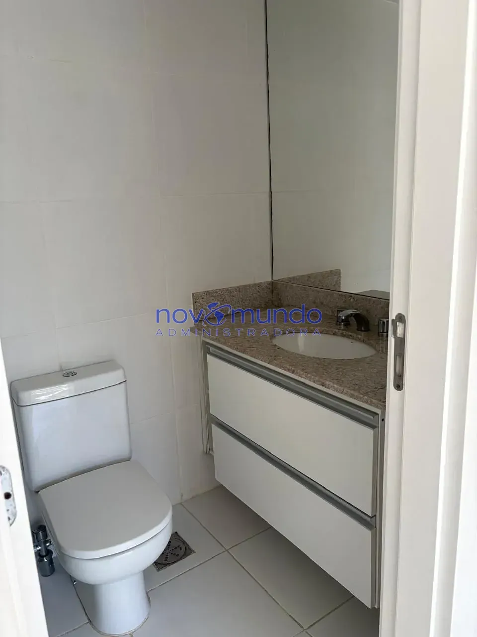 Unfurnished 2-bedroom apartment with 2 bathrooms — photo 2