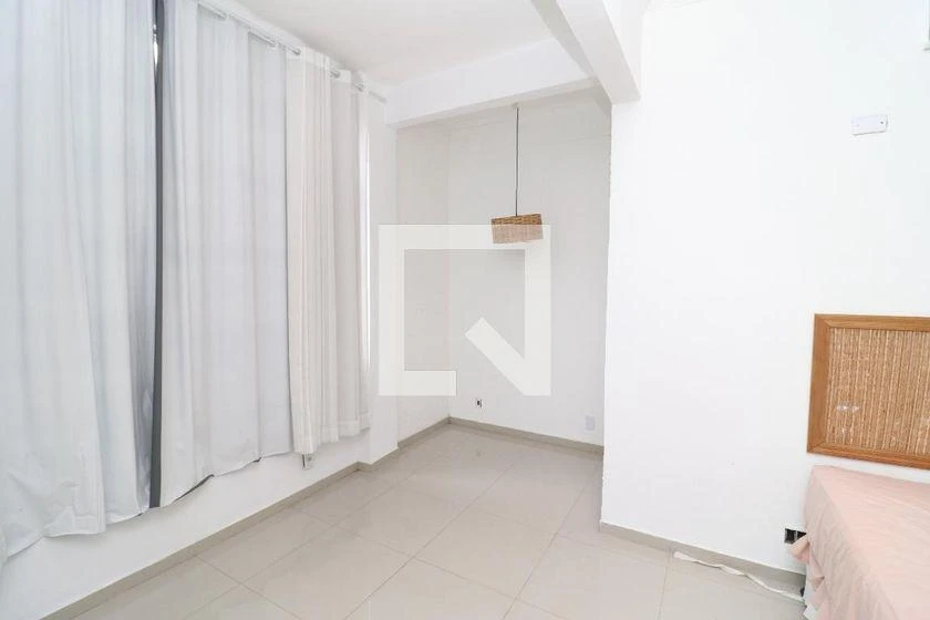 Home office in a 10-bedroom house, 747 m² — photo 8