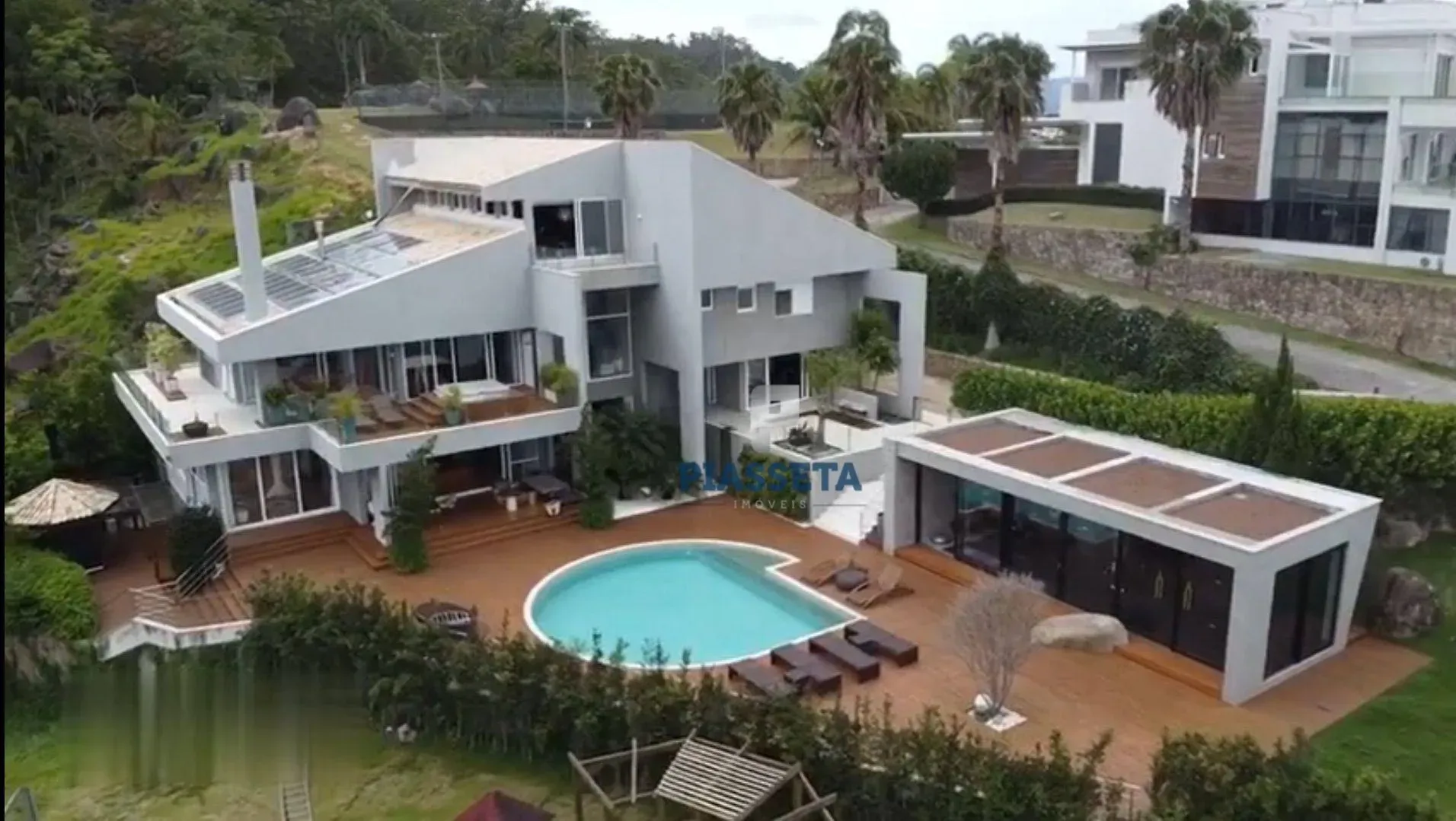 House with 4 en-suite bedrooms, 8 baths and 1800 m² — photo 22