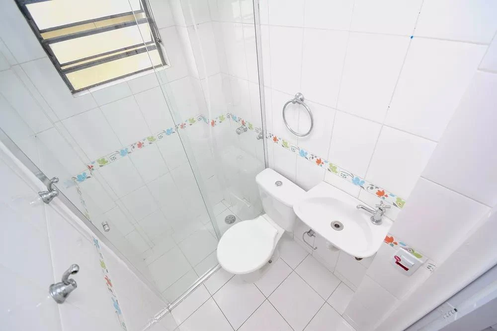 3-bedroom apartment with a bathtub in Curitiba — photo 14