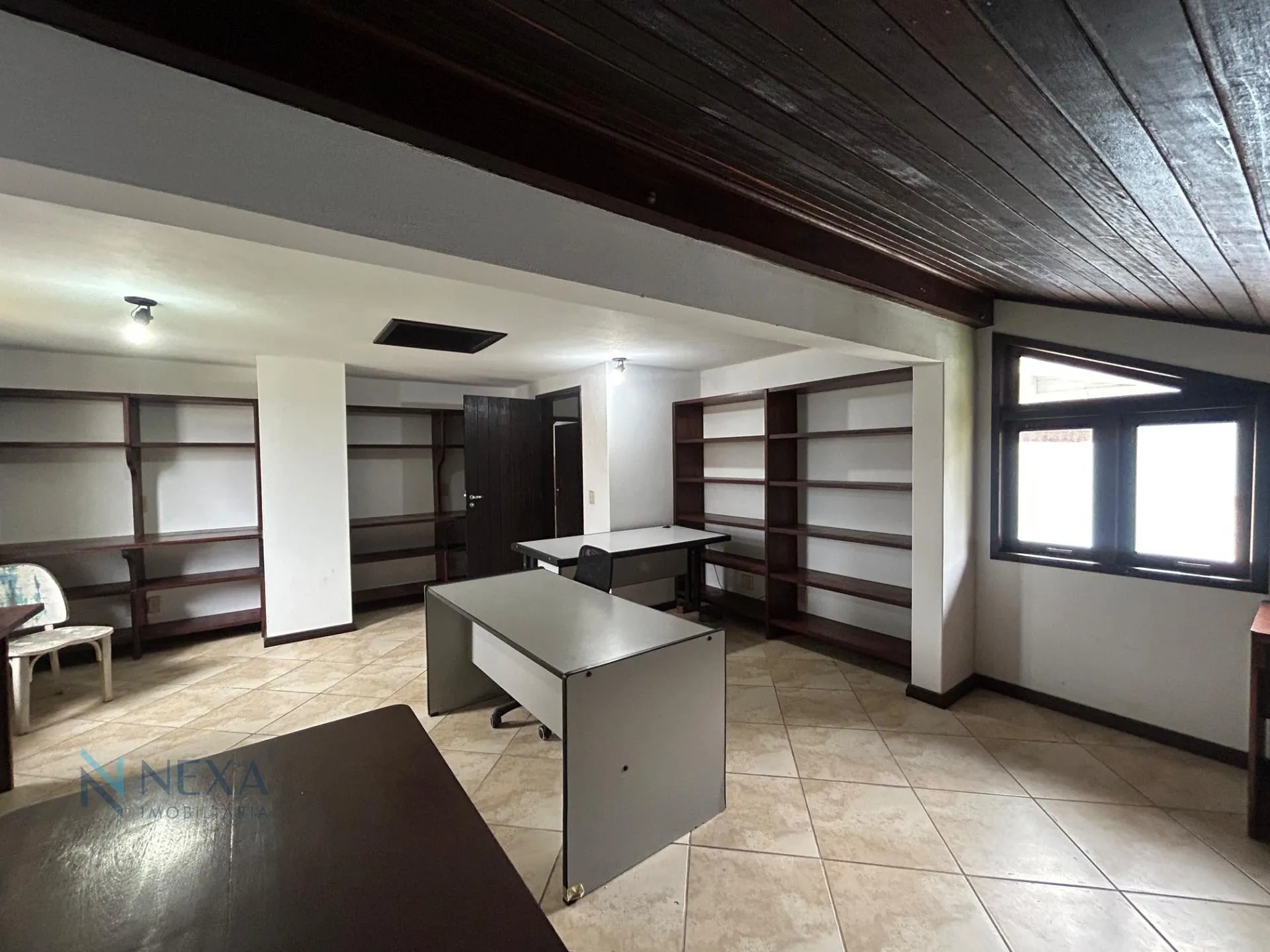 House with 5 bedrooms and 499 m², 2 en-suites — photo 44