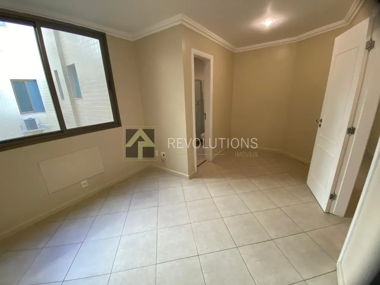 Apartamento de 3 quartos e 5 banheiros com varanda — photo 14