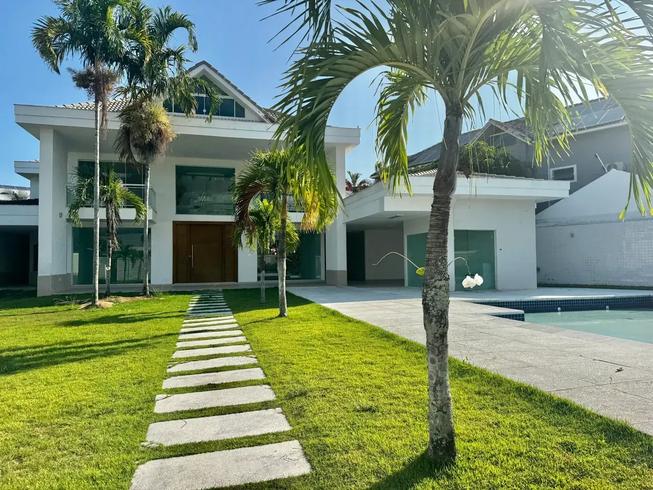 Unfurnished house with 5 bedrooms and 5 bathrooms — photo 13