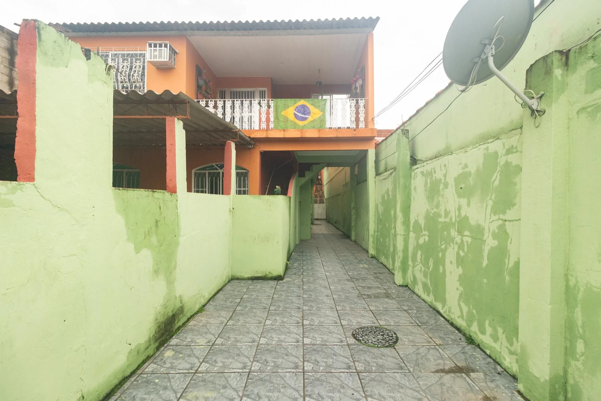House with 2 bedrooms, 1 en-suite and laundry area