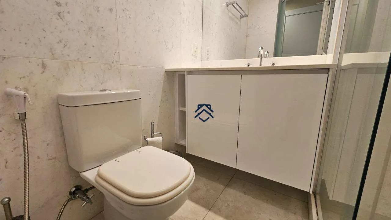 Furnished apartment, 74 m², with a glass-enclosed balcony — photo 13