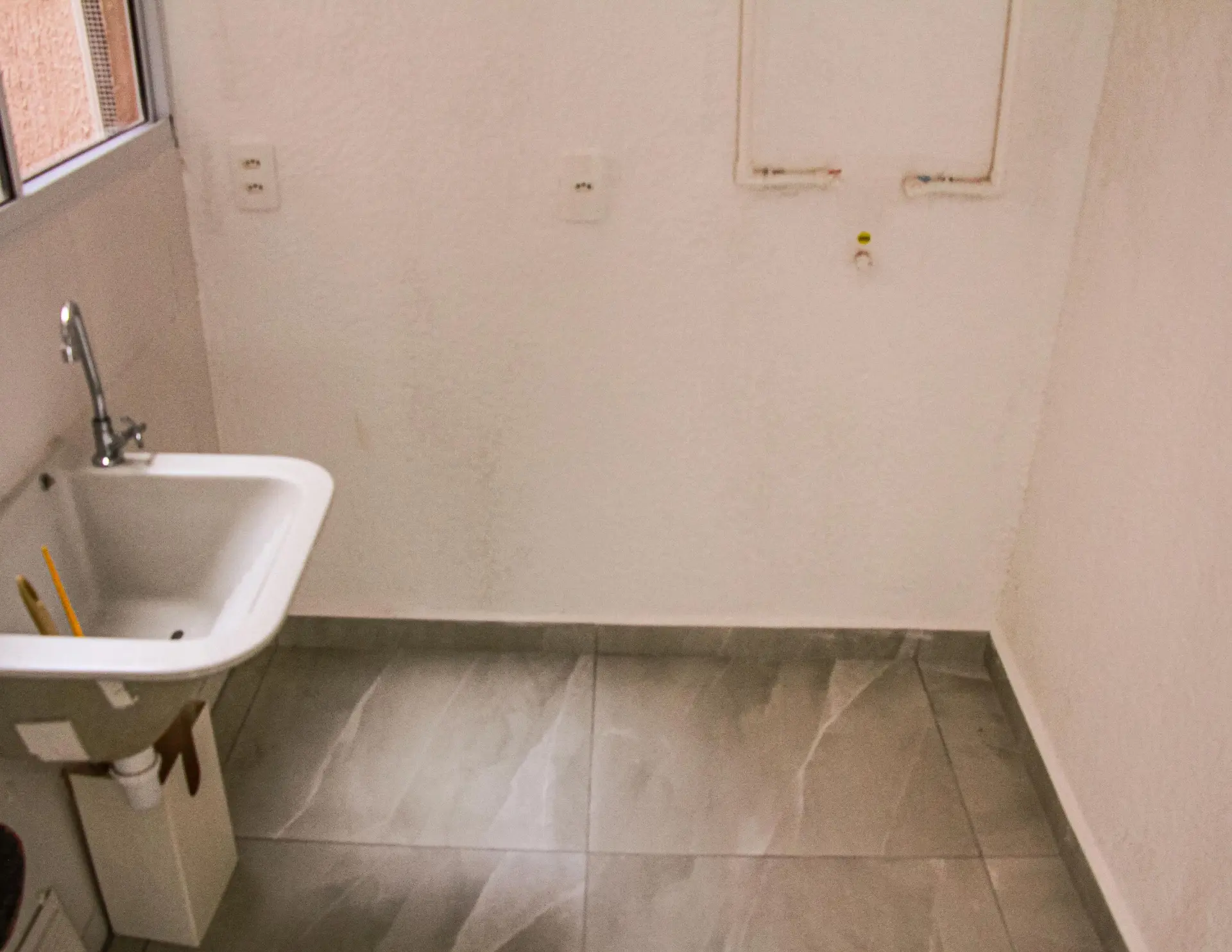 Apartamento para alugar com 2 quartos e cozinha compacta — photo 3