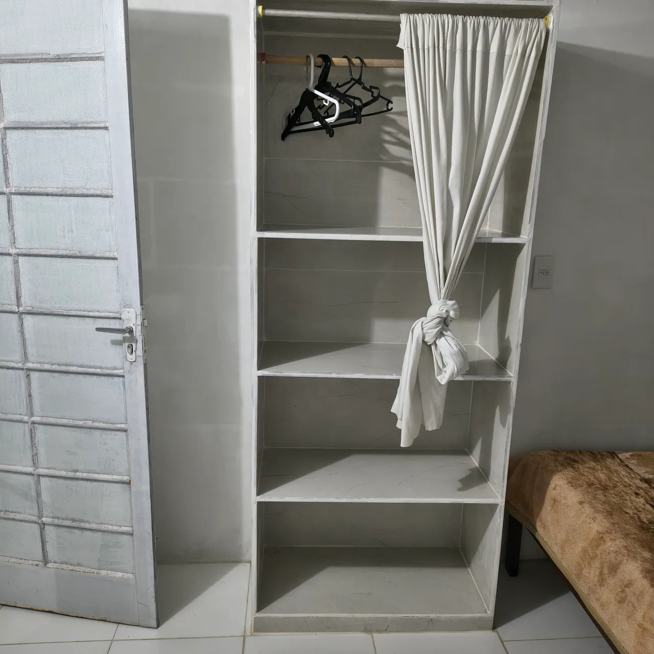 20 m² studio with a home office and a washing machine — photo 8