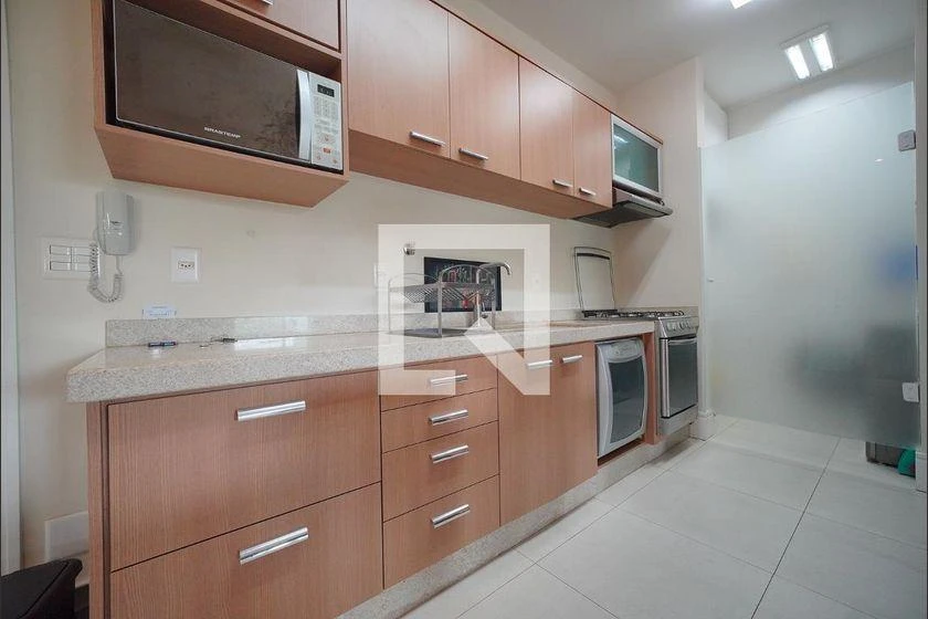 One-bedroom apartment in a building with a gym — photo 31