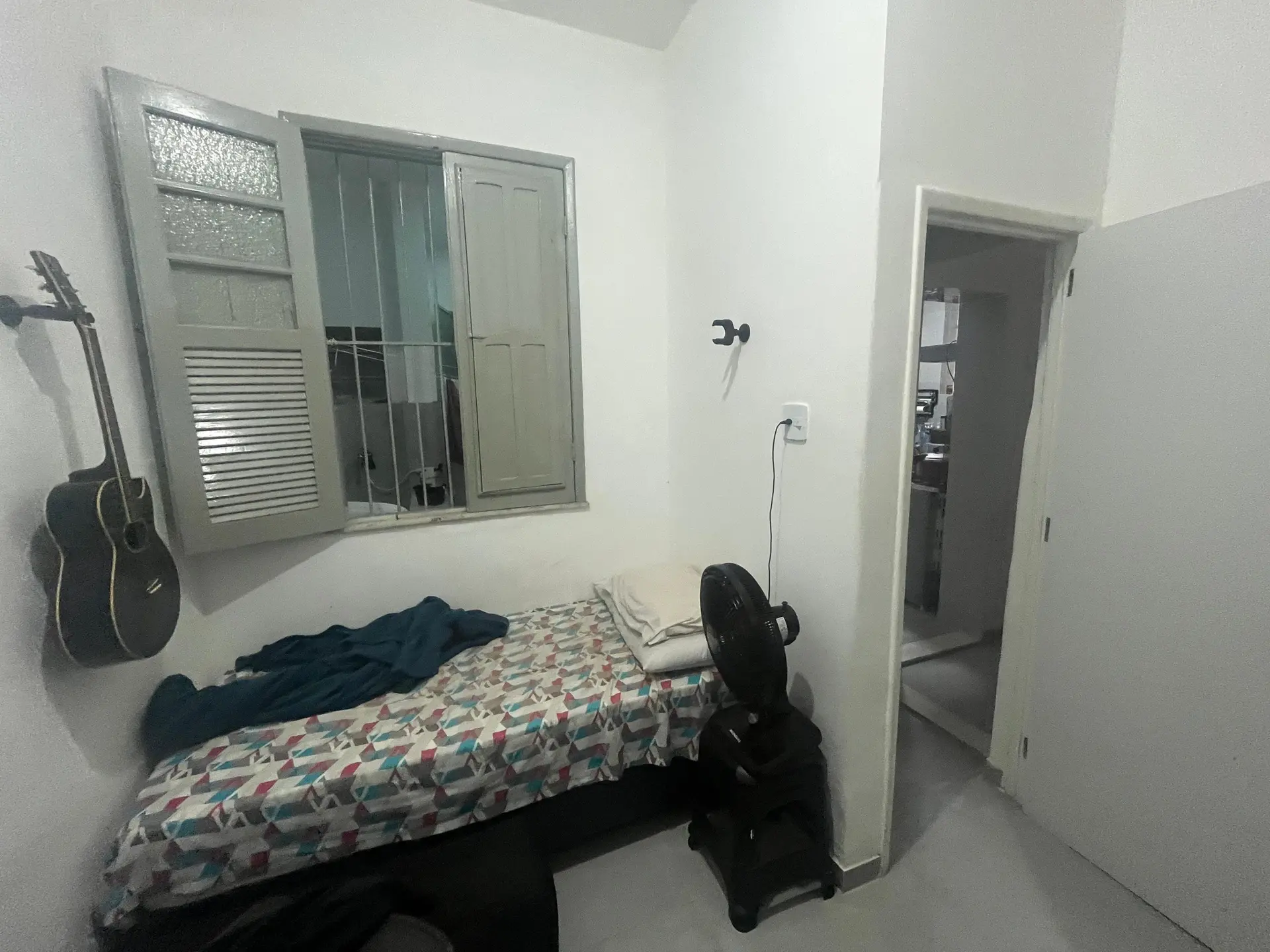 80 m² house with a walk-in closet and a home office — photo 10