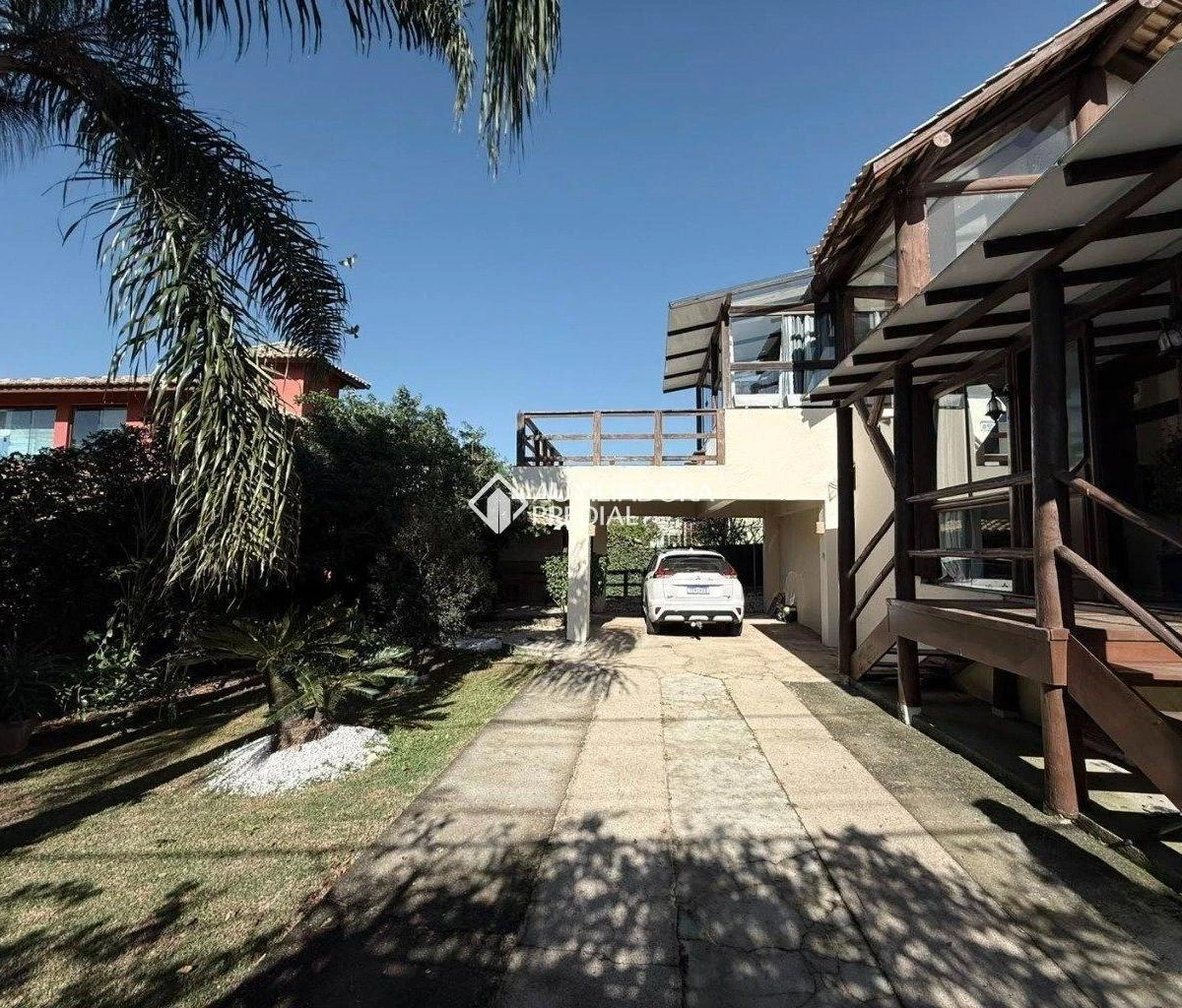 3-bedroom house with a grill on the balcony in Florianópolis — photo 19
