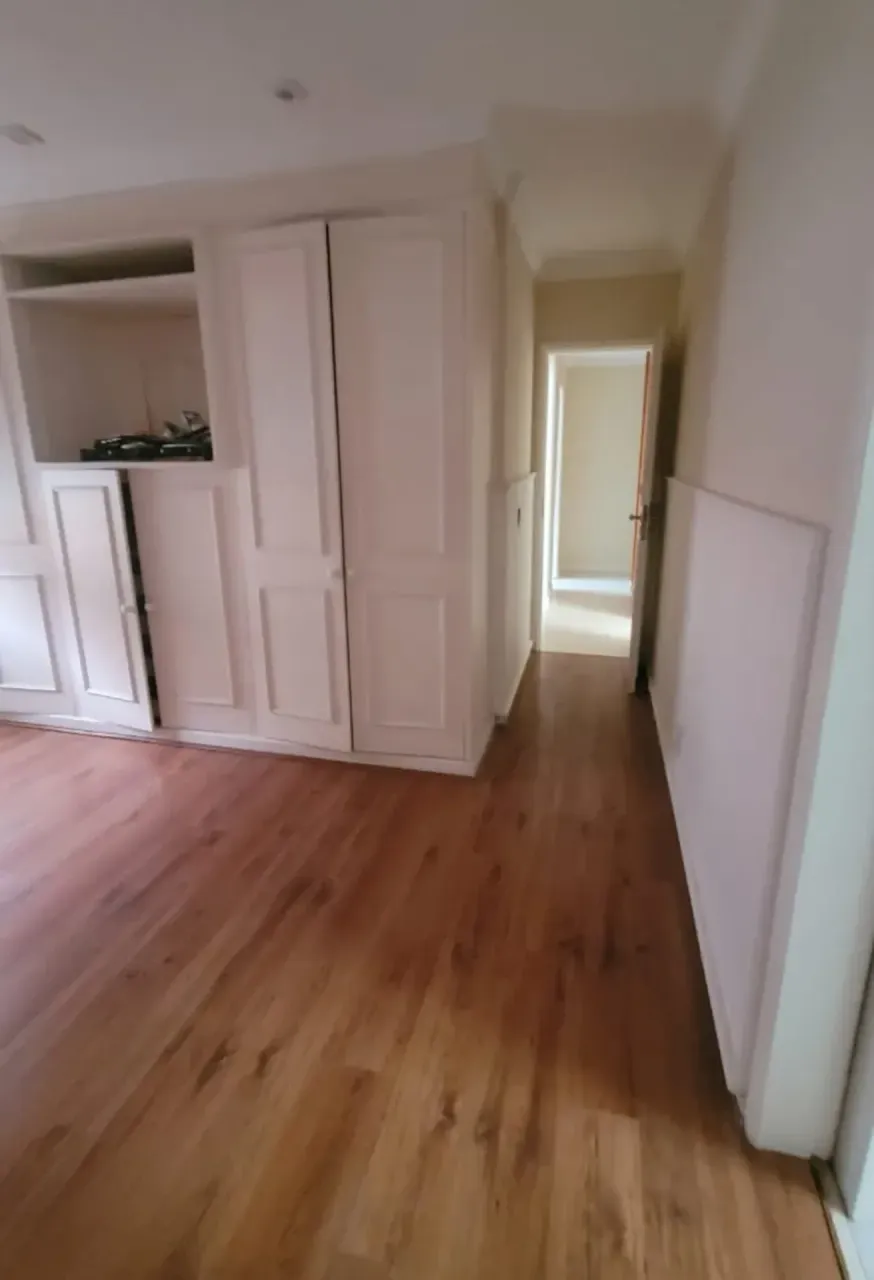 Unfurnished 3-bedroom apartment with 3 bathrooms — photo 15