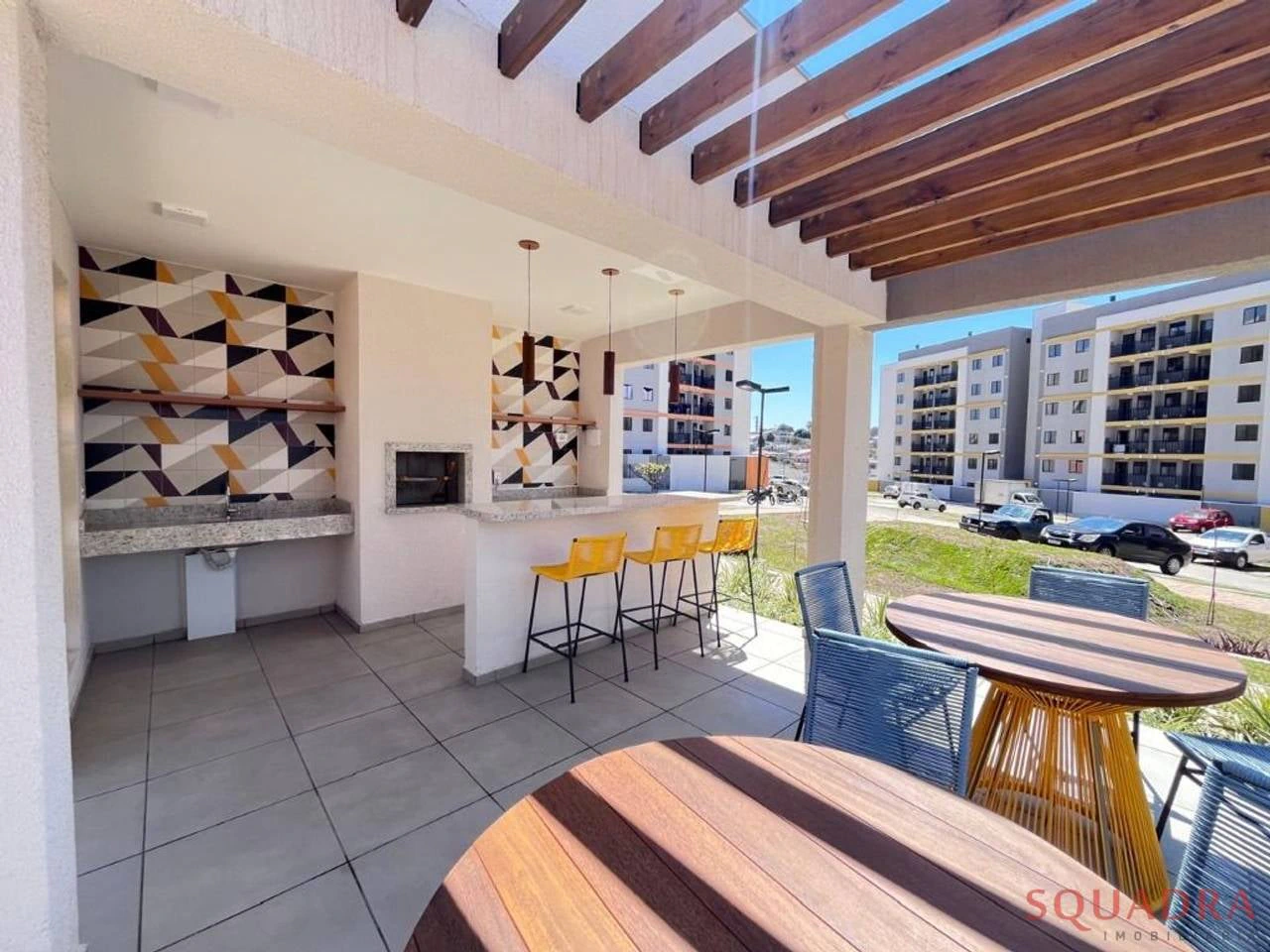 2-bedroom apartment with a grill on the balcony in Curitiba — photo 9