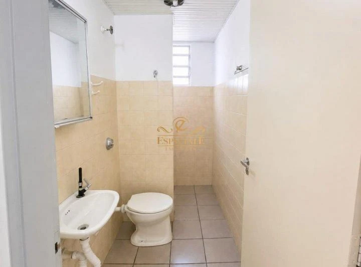 60 m² rental apartment with 2 bedrooms and a closed kitchen — photo 4