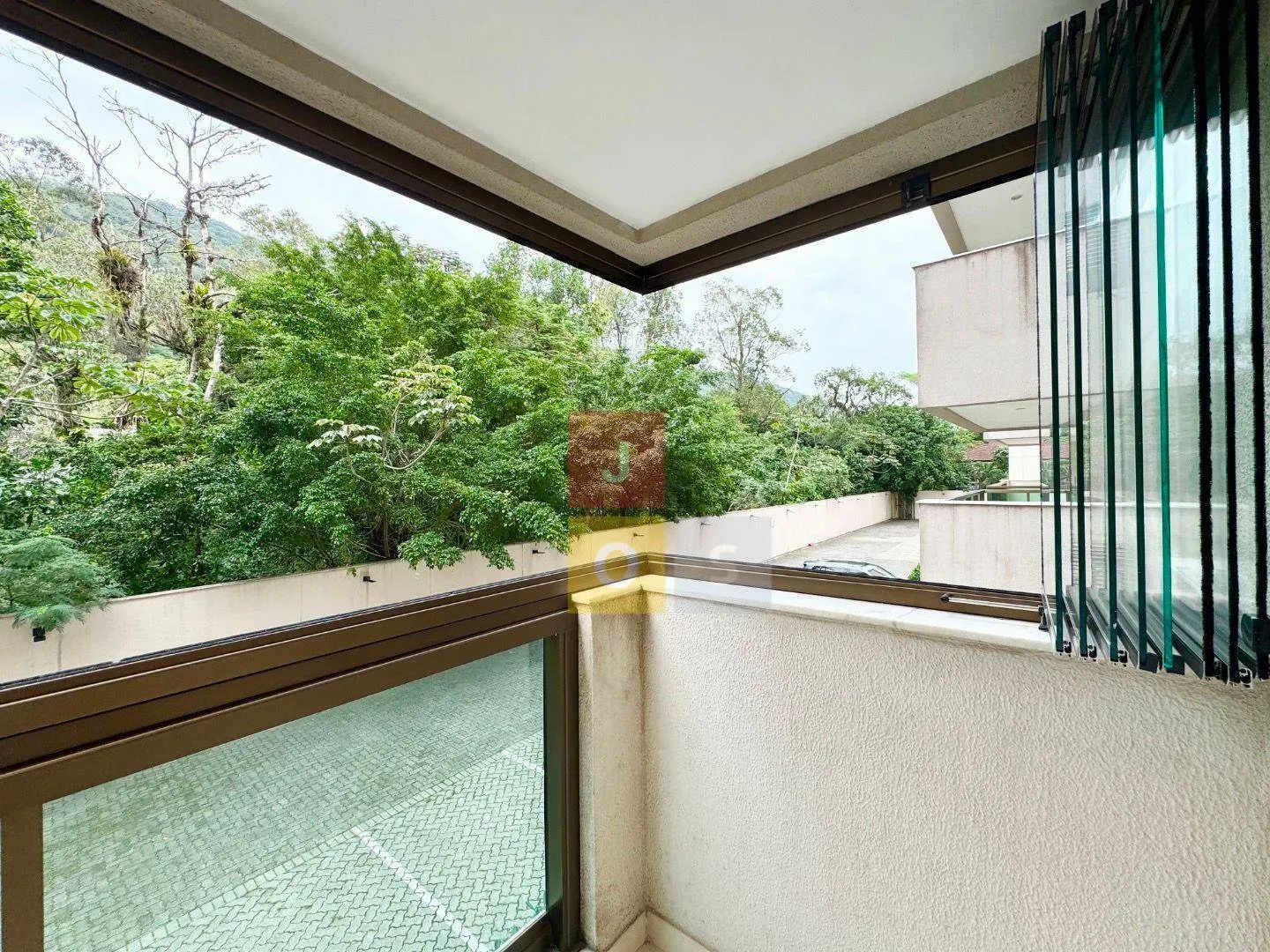 2-bedroom apartment with glassed balcony and 1 parking — photo 4