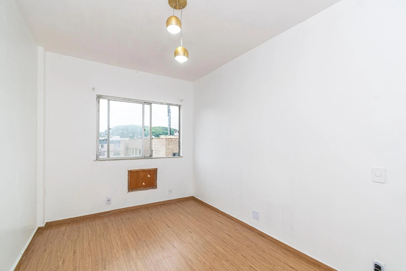 2-bedroom apartment with a mountain view in Rio de Janeiro — photo 30