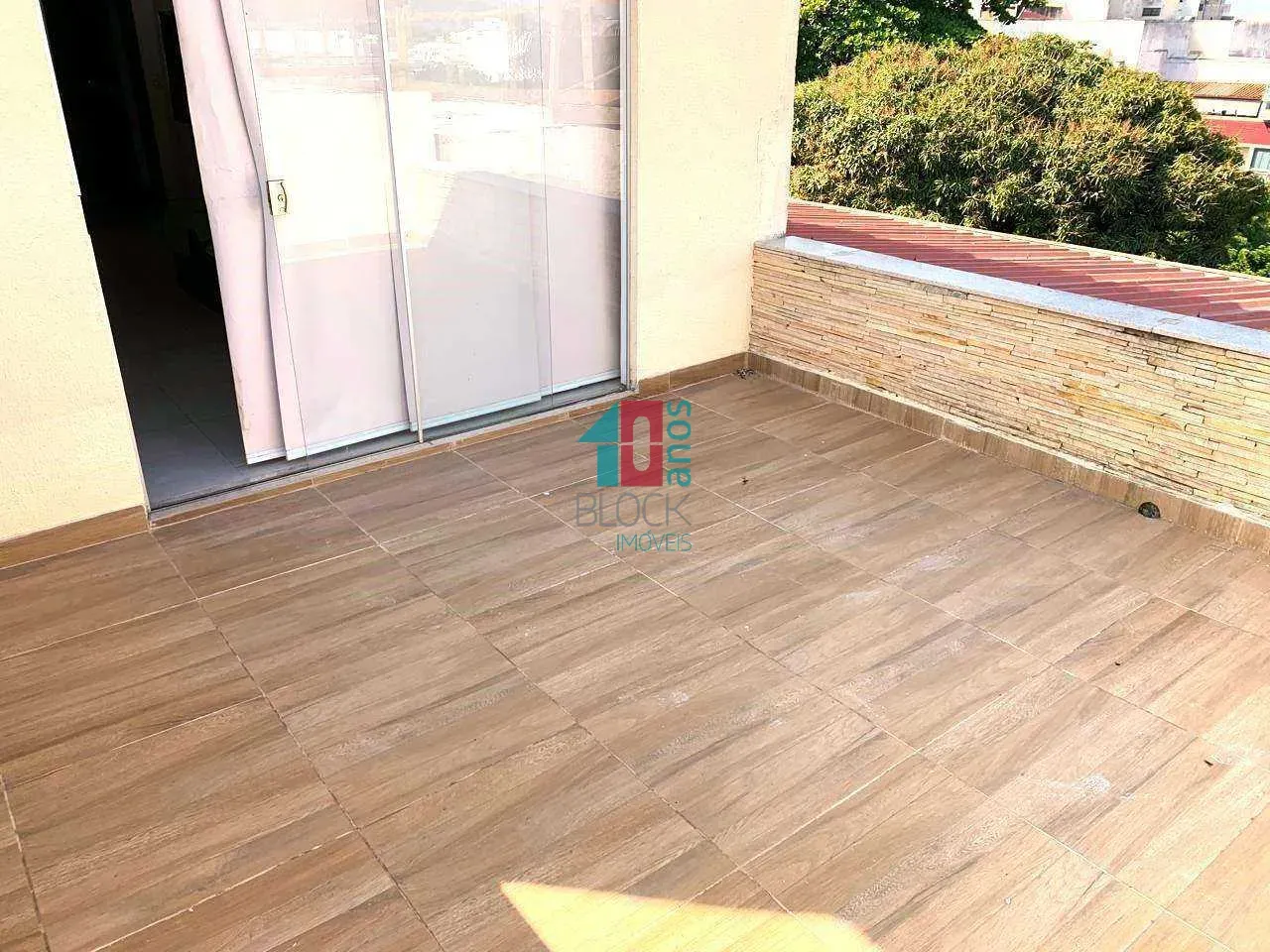 Квартира 284 м² с застеклённым балконом и стиральной машиной — photo 34