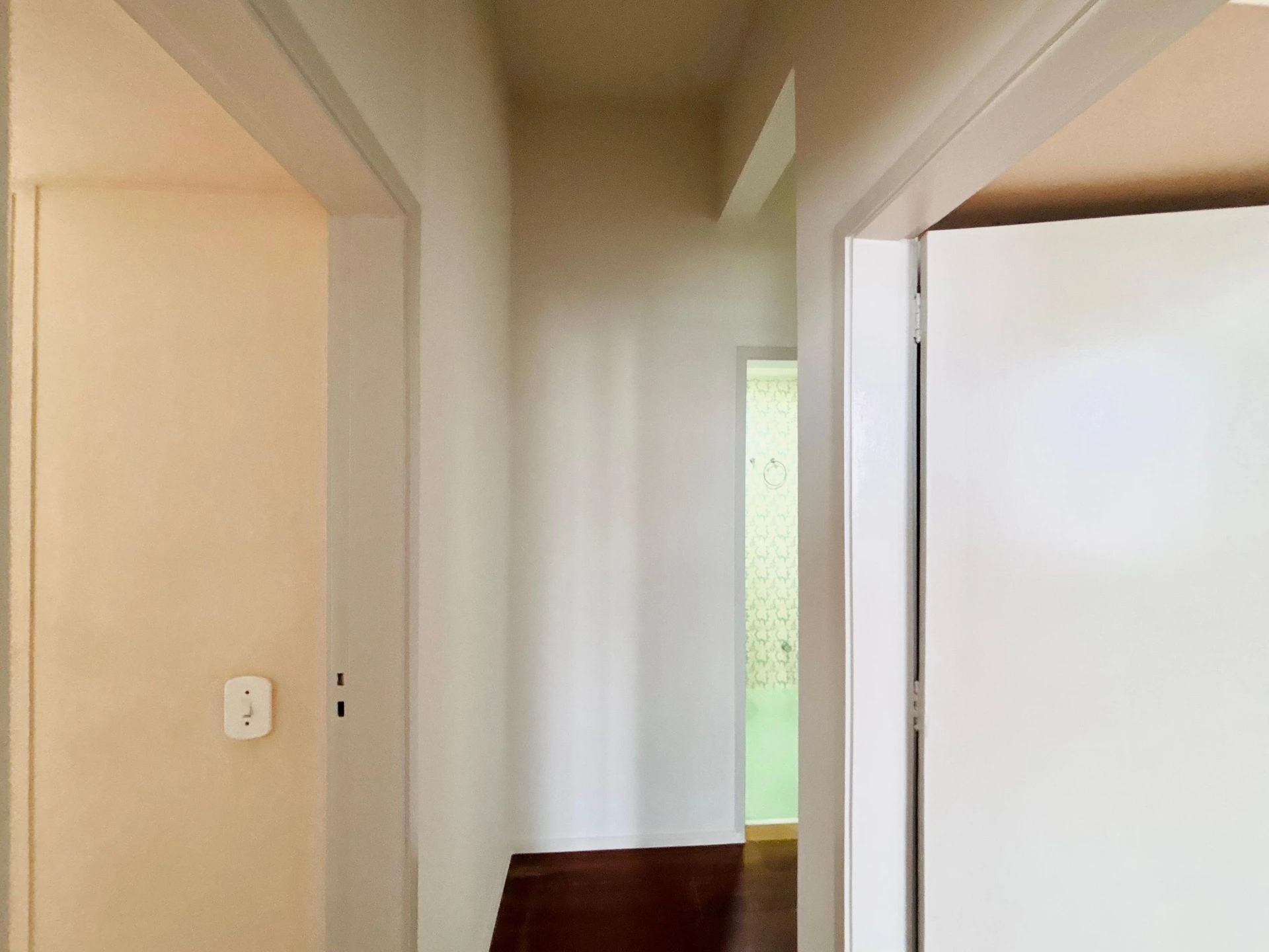 Apartment, 92 m², with wood or laminate floors — photo 35