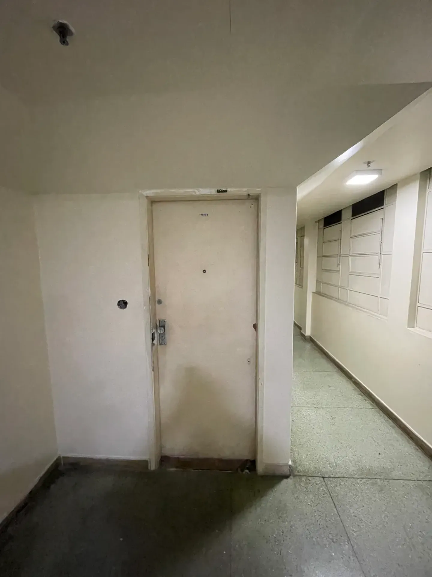Unfurnished studio with city view and 1 bedroom — photo 11