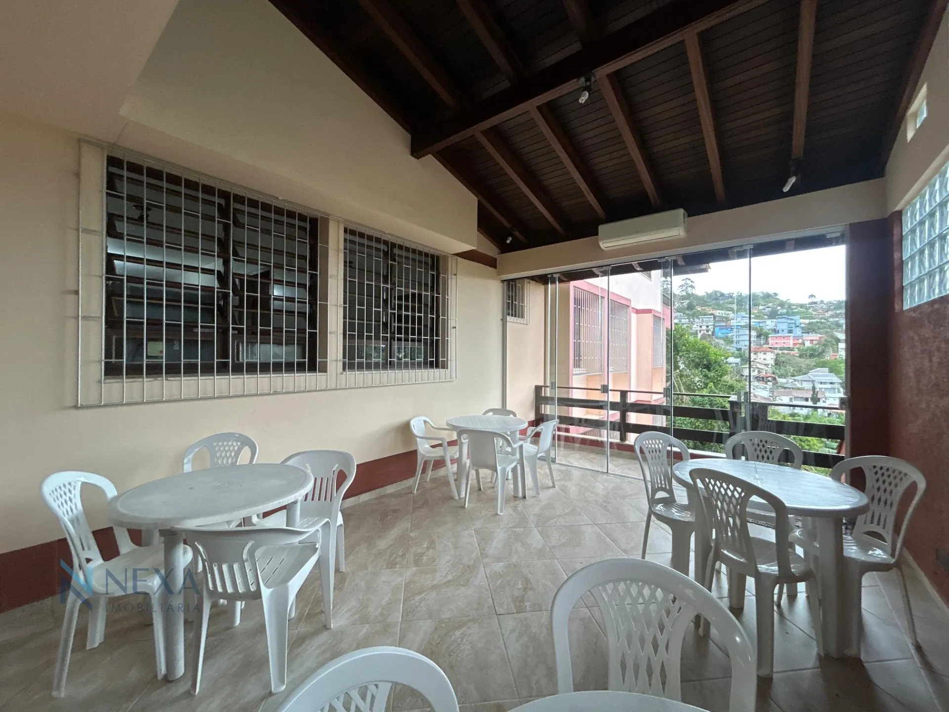 House with 5 bedrooms and 499 m², 2 en-suites — photo 14