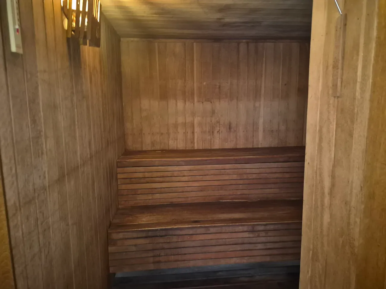 140 m² apartment with 3 bedrooms and an enclosed balcony — photo 36