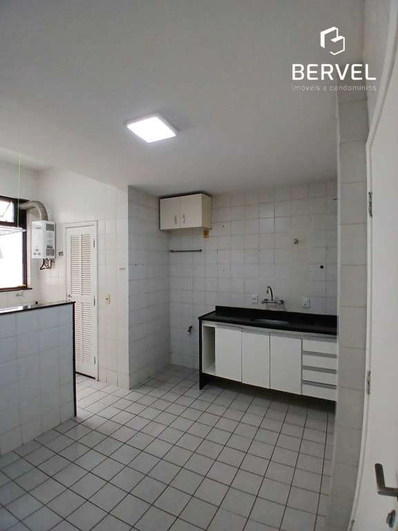 2-bedroom apartment with private BBQ and 1 parking spot — photo 10