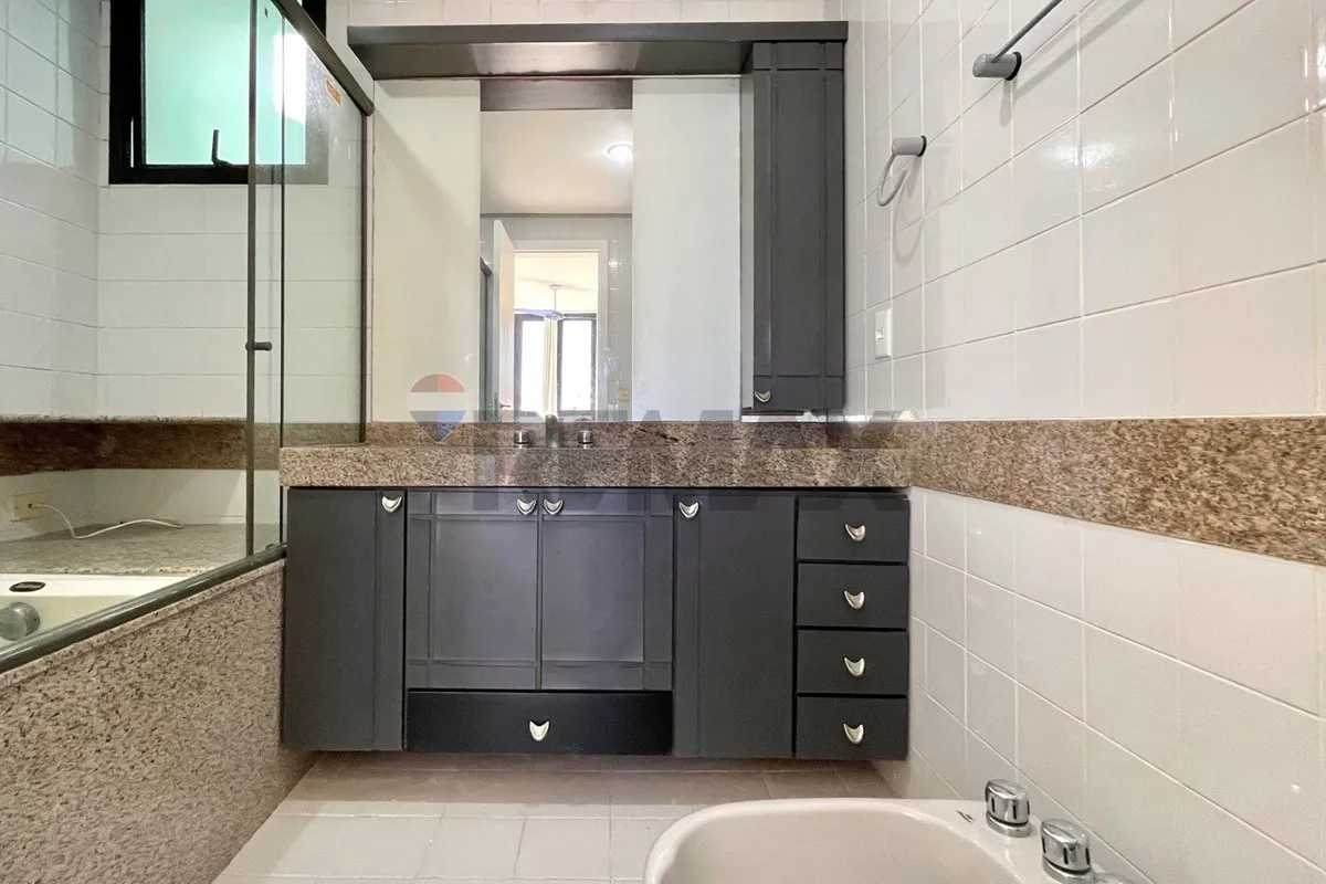 Duplex penthouse with 3 en-suite bedrooms and 200 m² — photo 15