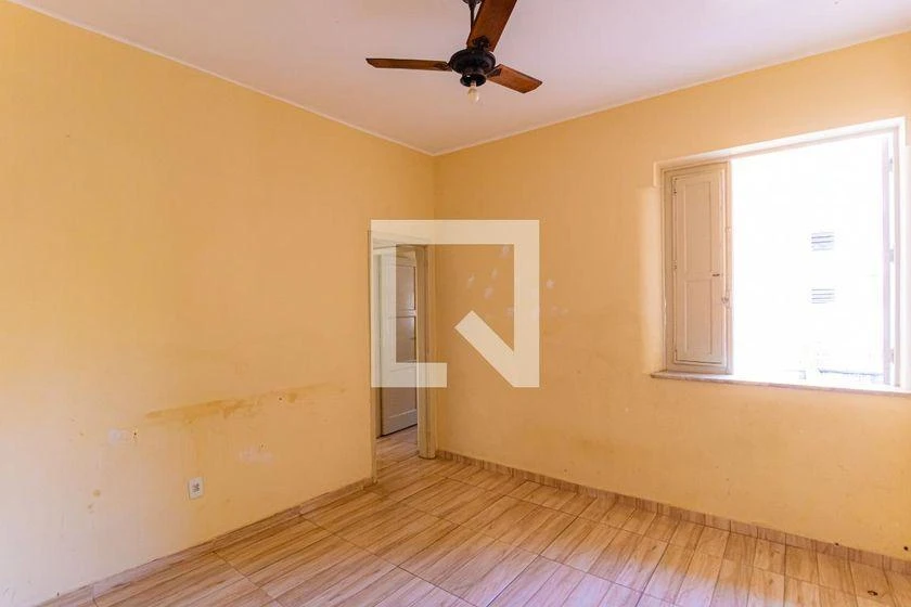 Rental apartment with 2 bedrooms and a laundry utility sink — photo 20