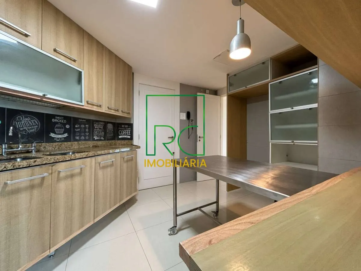 4 quartos e janelas do piso ao teto: apartamento de 174 m² — photo 20
