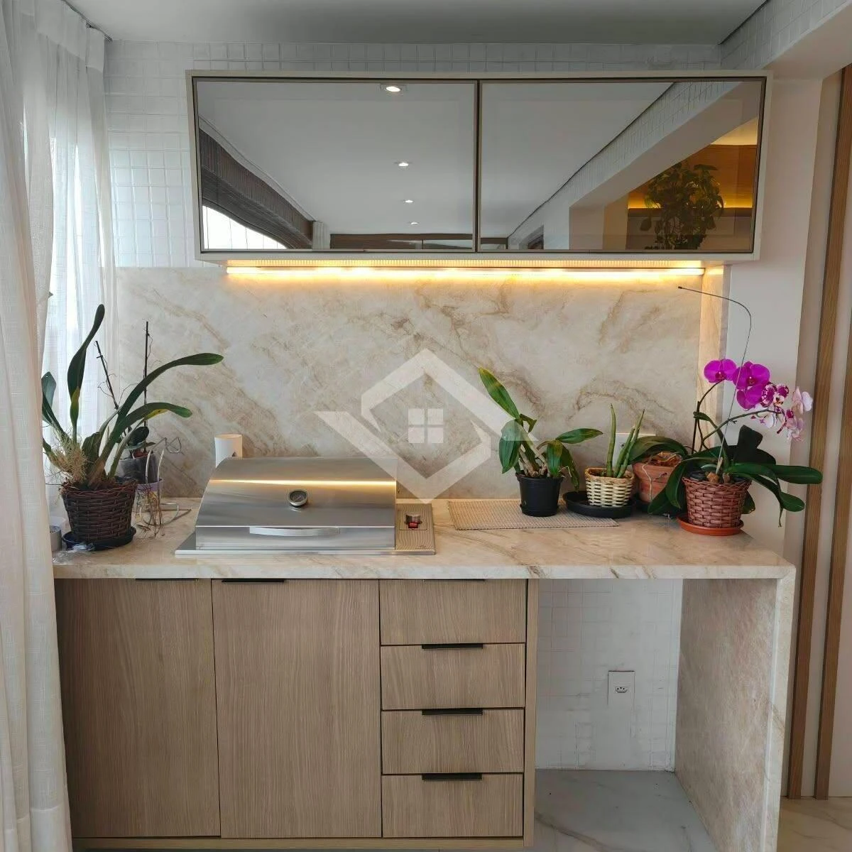4-bedroom apartment with glassed-in balcony — photo 19