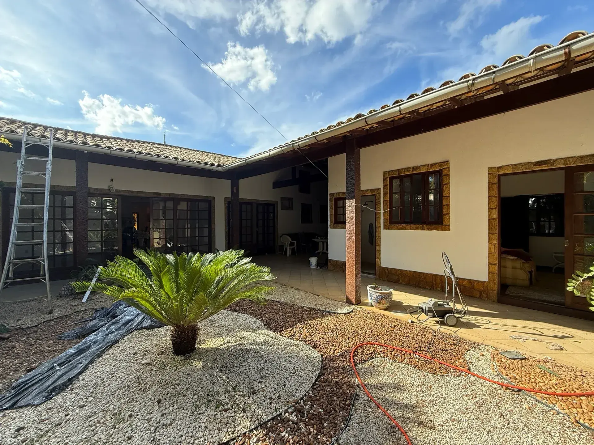 Furnished house, 350 m², with a glass-enclosed balcony — photo 29