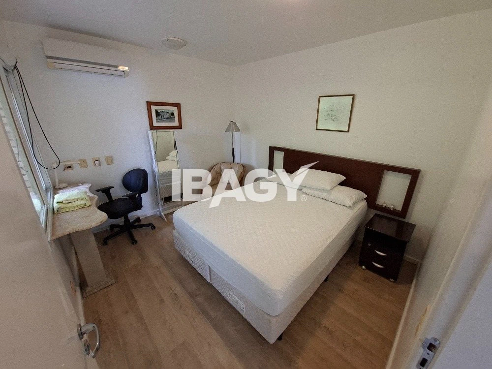 Casa amueblada con 4 dormitorios y 250 m² — photo 20