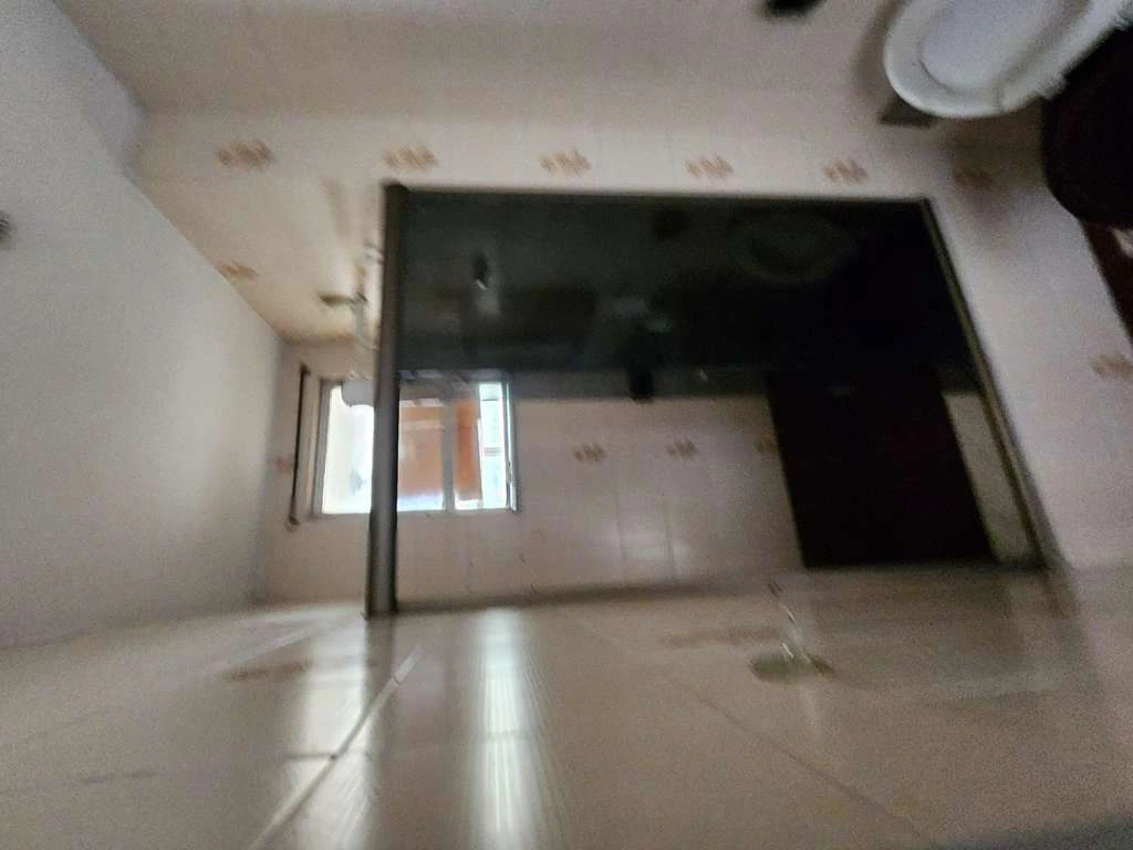 2-bedroom apartment with balcony, no parking — photo 8