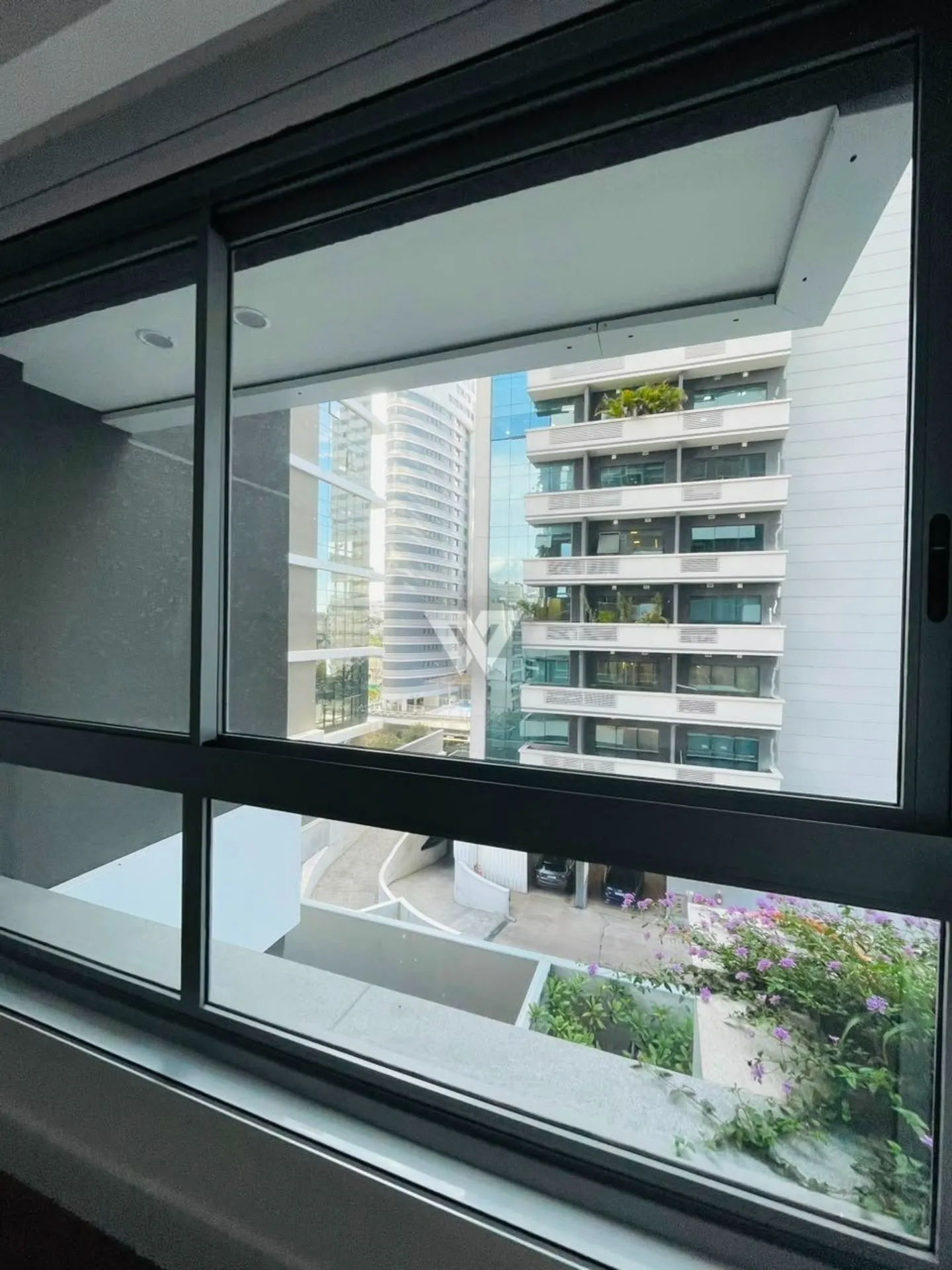 Apartment, 42 m², with a glass-enclosed balcony — photo 22