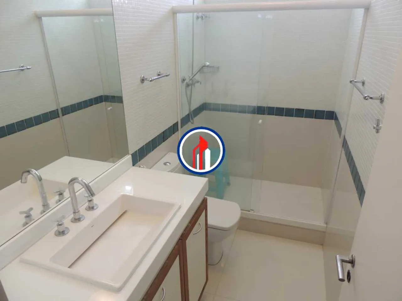 Condominium house with 4 bedrooms and balcony grill — photo 6