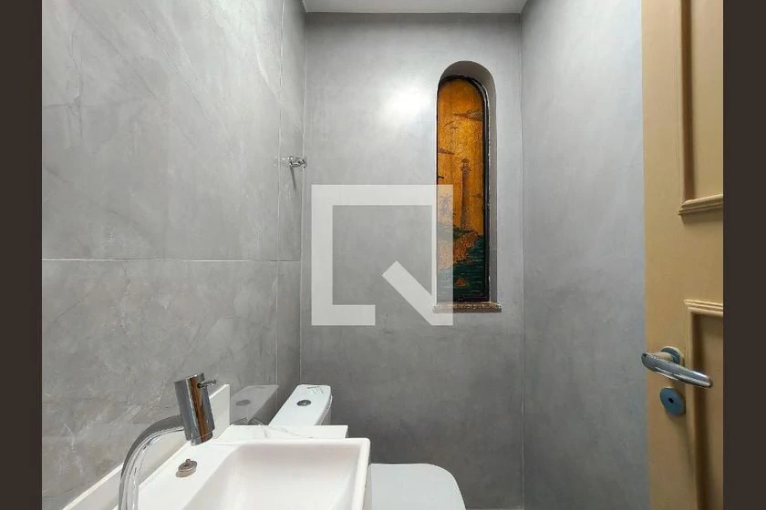 House with 5 en-suite bedrooms, 285 m² and parking — photo 30