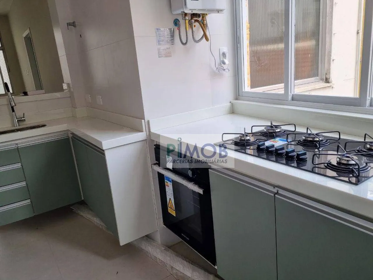 2-bedroom apartment with open-plan gas kitchen — photo 2
