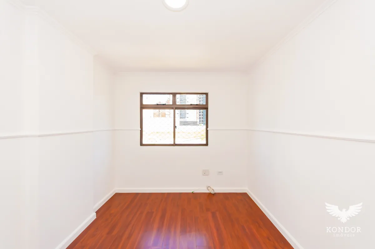 3-bedroom apartment with a balcony and 136 m² — photo 20