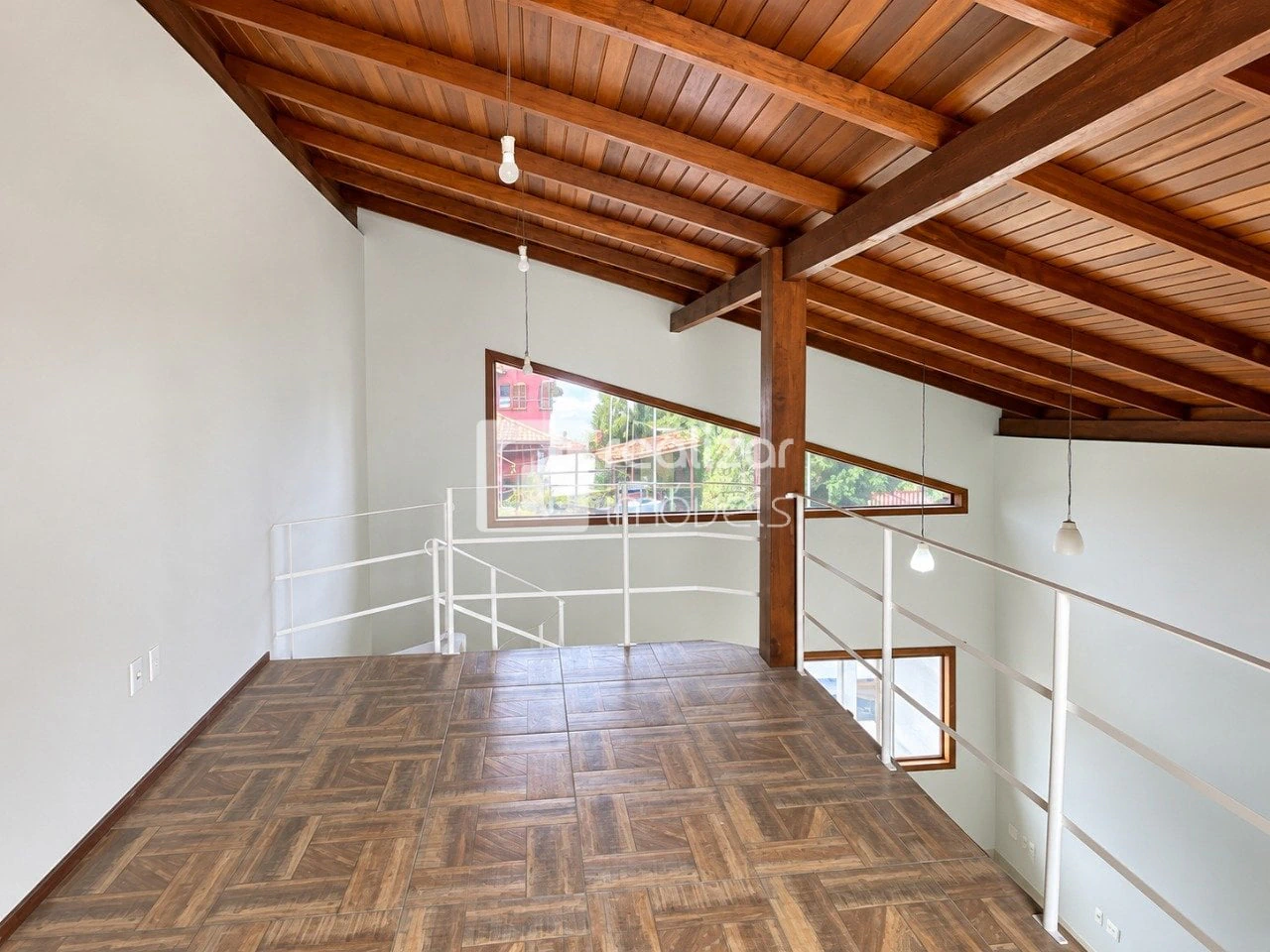 160 m² house with a bathtub and floor-to-ceiling windows — photo 12