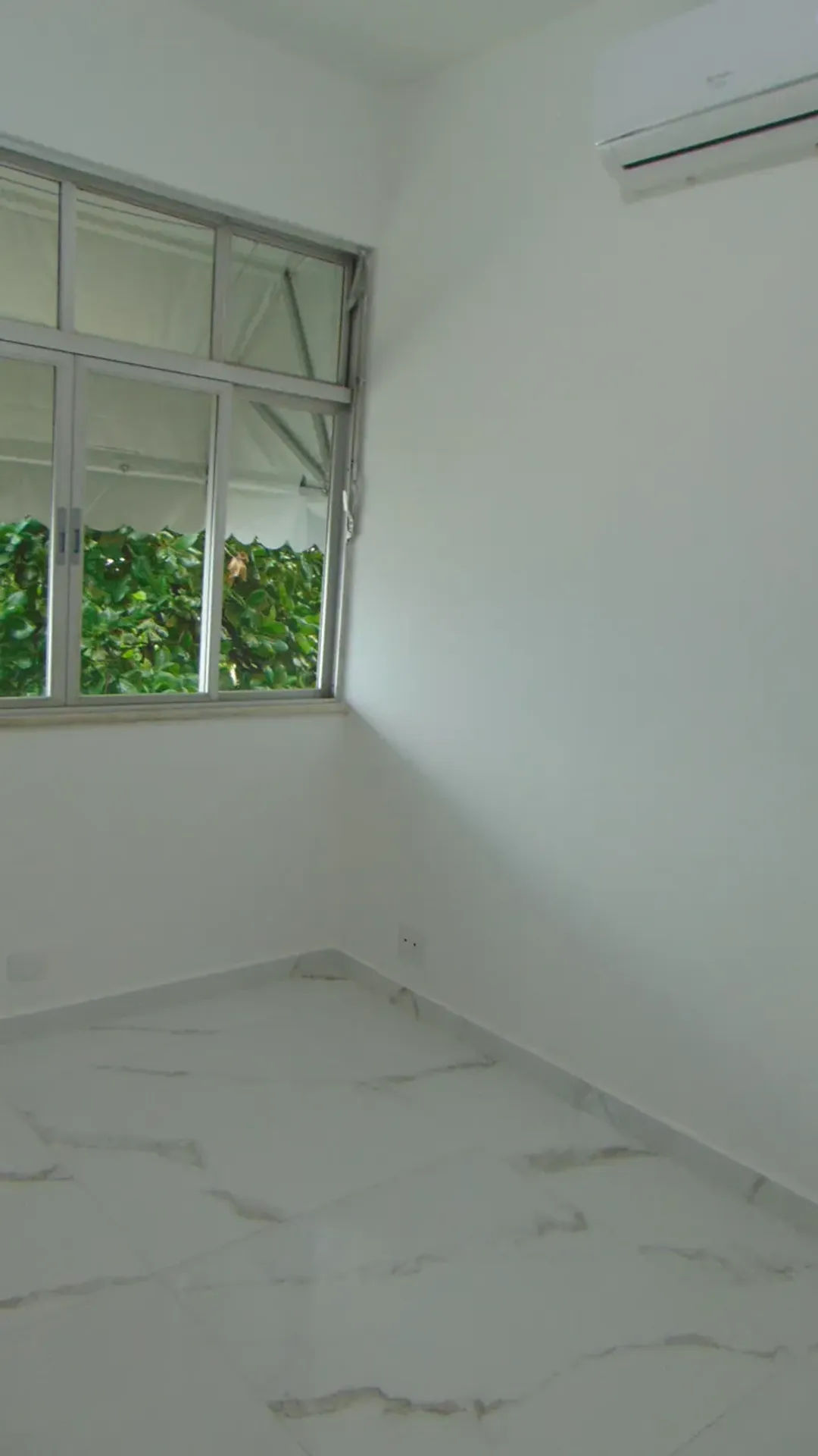 3-bedroom apartment with a water view — photo 25
