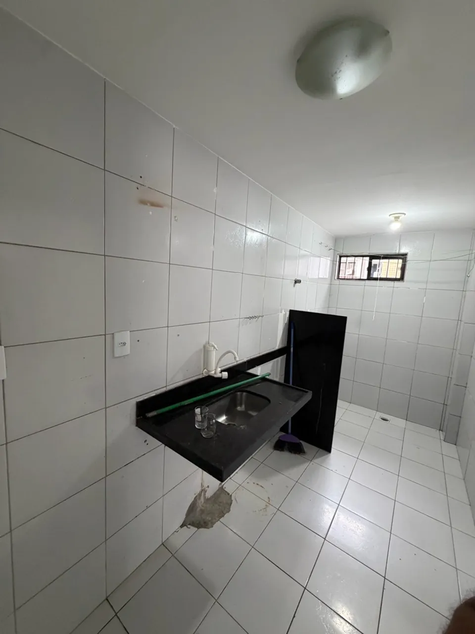 3-bedroom apartment in a building with a pool — photo 2