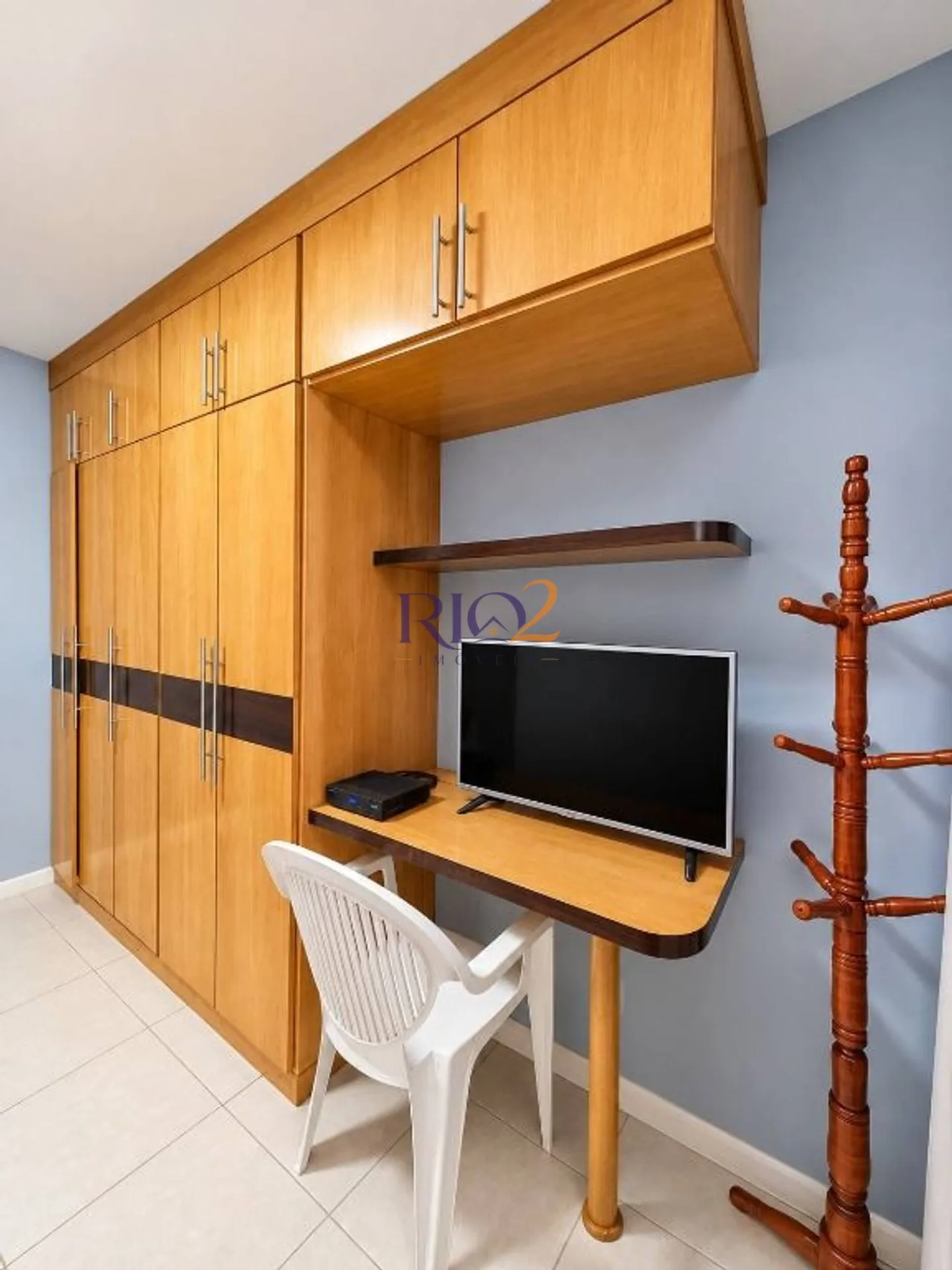Walk-in closet in a 3-bedroom apartment, 117 m² — photo 33
