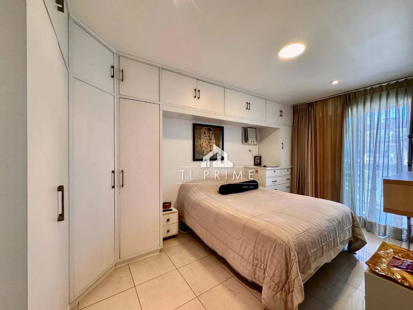 Furnished 4-bedroom penthouse with 205 m² — photo 48