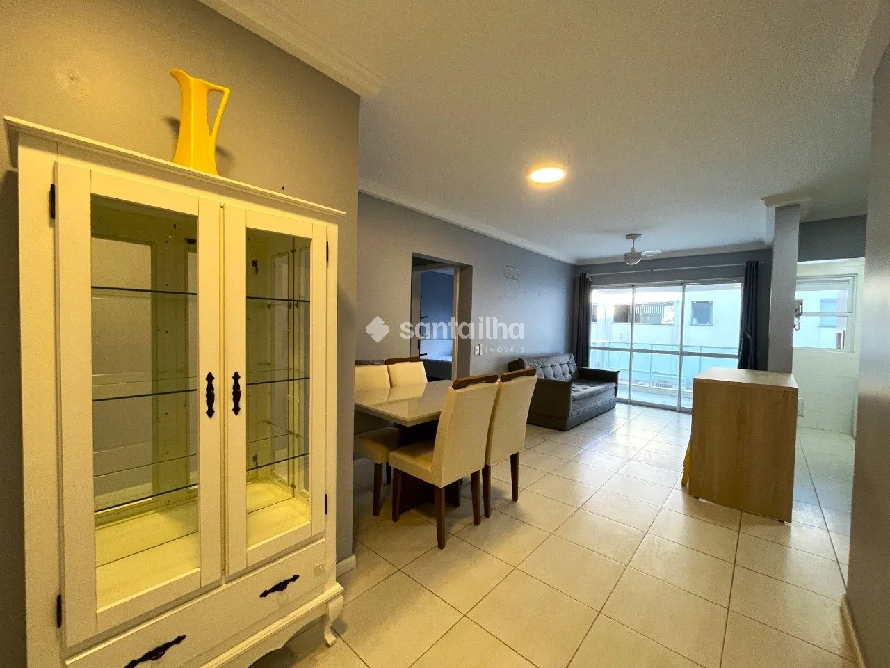 Furnished 2-bedroom apartment with balcony — photo 24