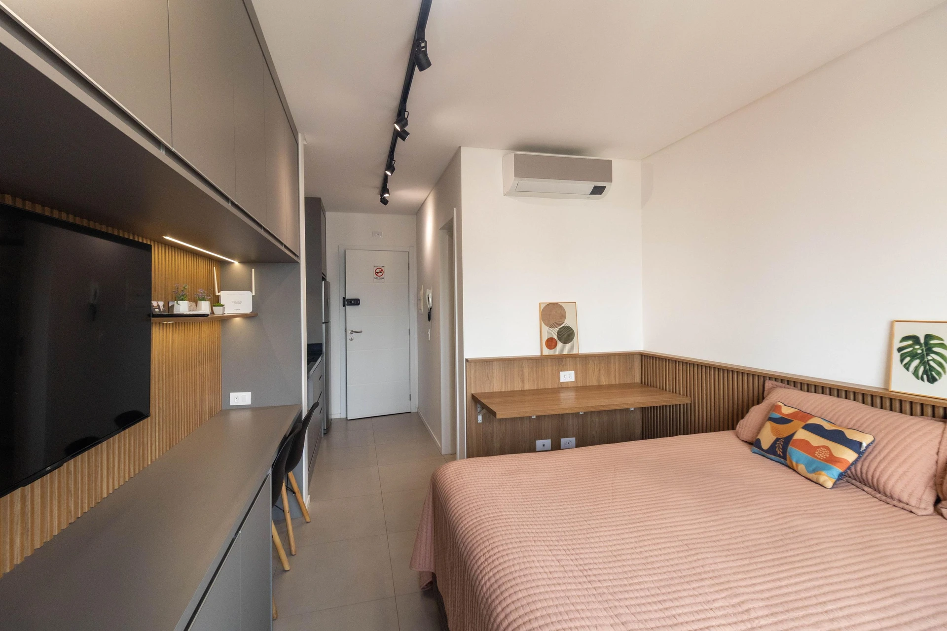 Apartamento mobiliado de 1 quarto com máquina de lavar — photo 9