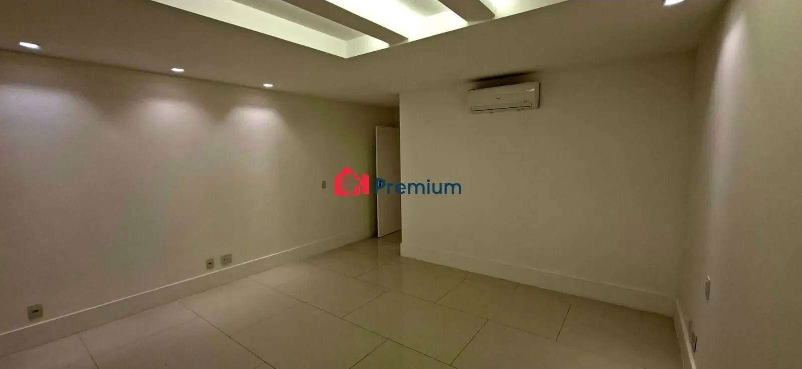 Casa com 5 suítes e 7 banheiros, 5 vagas — photo 26