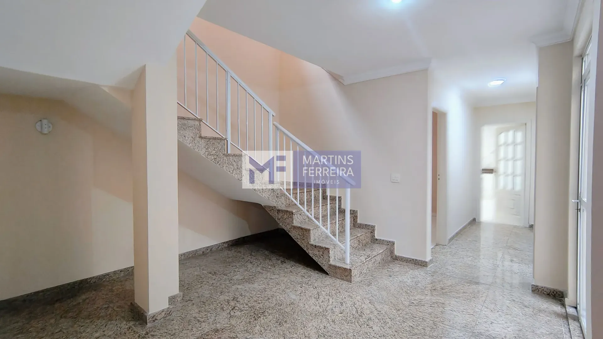 4-bedroom house with a bathtub in Rio de Janeiro — photo 11