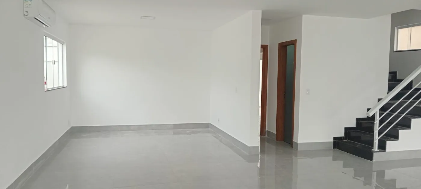 4 quartos e janelas do piso ao teto: casa de 260 m² — photo 9